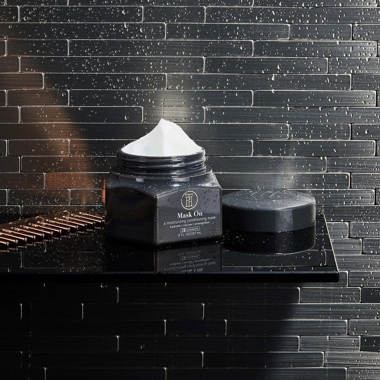 TPH Mask On Moisturizing Conditioning Mask