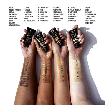 NYX Born To Glow  Naturally Radiant Foundation