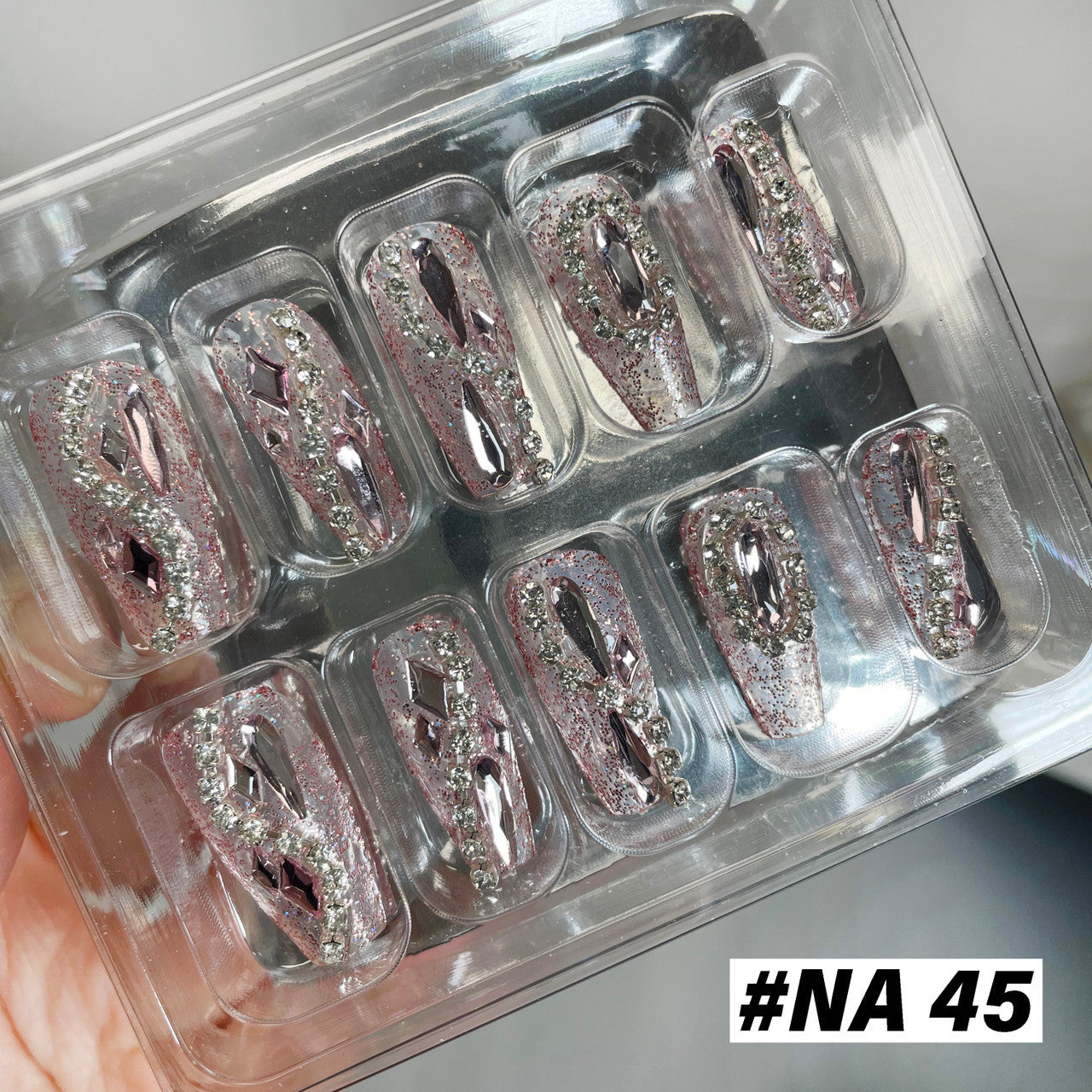 Delicate & Comfortable Nails