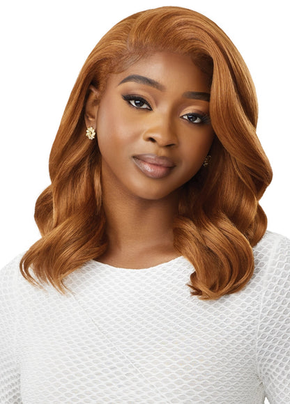 Outre Perfect Hairline Synthetic 13x4 HD Lace Front Wig - Malibu
